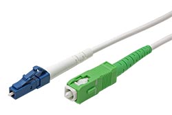 Optický patchkabel SC/APC-LC/UPC 9/125 (single mode), 3mm, simplex, LSOH, bílý, 15m